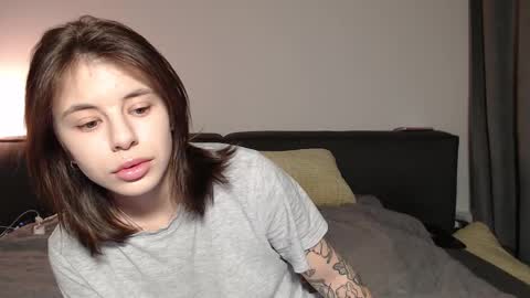 Snapshot of lucyrait chatting on 03-12-25, 08:51 Lucy online show from 03-12-25, 08:51