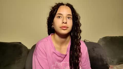 Snapshot of lucyrait chatting on 09-15-25, 09:09 Lucy online show from 09-15-25, 09:09