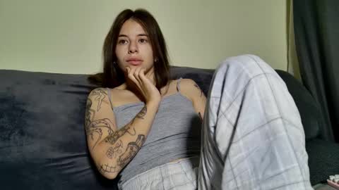 Snapshot of lucyrait chatting on 10-09-25, 04:54 Lucy online show from 10-09-25, 04:54