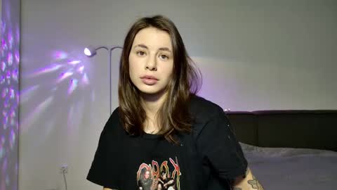 Snapshot of lucyrait chatting on 12-01-25, 01:16 Lucy online show from 12-01-25, 01:16