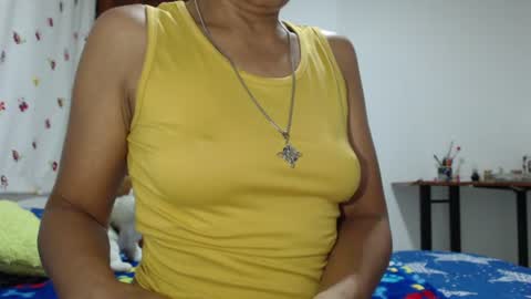 I am Luciana Martin... Welcome in my room online show from 06-18-26, 12:09
