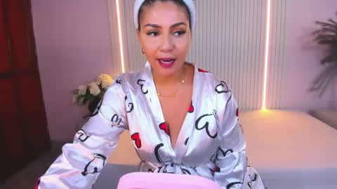 Snapshot of lucywild8 chatting on 05-12-26, 07:44 Lucy Wold online show from 05-12-26, 07:44