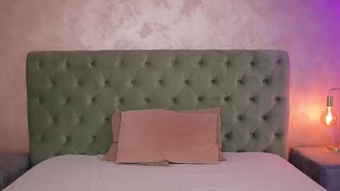 LucyWillow online show from 02-08-26, 05:00