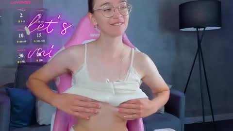 Snapshot of lucyy_green chatting on 07-14-26, 02:05 Lucy online show from 07-14-26, 02:05