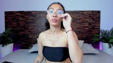 Snapshot of lucyy_liiu chatting on 05-06-26, 11:21 Lucy Liiu online show from 05-06-26, 11:21