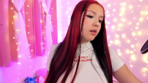 Snapshot of lucyy_peach chatting on 01-19-25, 07:25 LUCYY FROM HOME online show from 01-19-25, 07:25