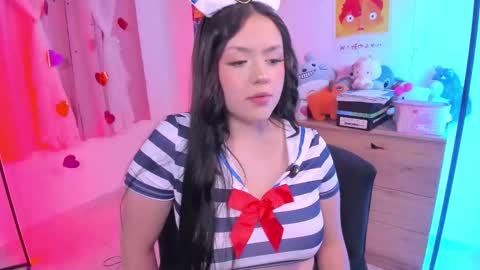 Snapshot of lucyy_peach chatting on 09-20-25, 03:29 LUCYY FROM HOME online show from 09-20-25, 03:29