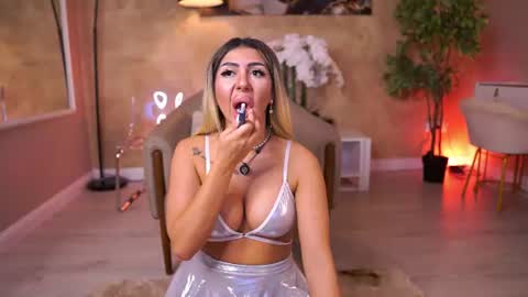 LucyRose online show from 06-22-26, 10:23