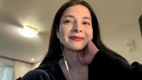 Mika online show from 03-24-26, 01:27