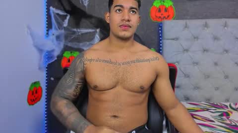 Luigi Independent model online show from 10-12-25, 06:18