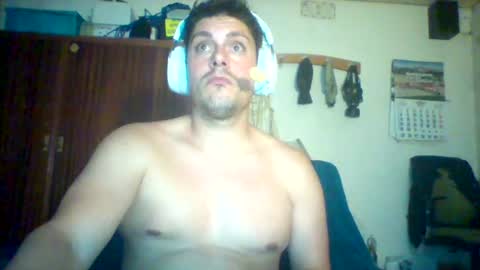 Snapshot of luis2423 chatting on 07-23-26, 06:17 A slave to the mistress.. un esclavo para las amas dominantes. online show from 07-23-26, 06:17