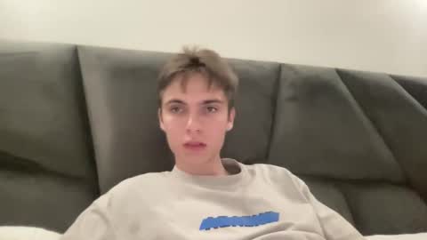 Snapshot of luis_7777 chatting on 11-09-25, 11:25 Luis online show from 11-09-25, 11:25