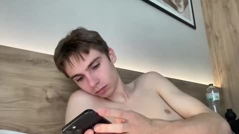 Snapshot of luis_7777 chatting on 11-13-25, 10:47 Luis online show from 11-13-25, 10:47