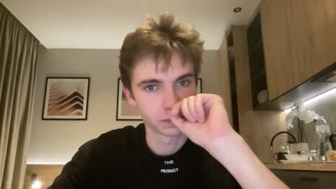 Snapshot of luis_7777 chatting on 11-18-25, 10:25 Luis online show from 11-18-25, 10:25