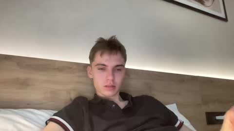 Snapshot of luis_7777 chatting on 11-21-25, 09:19 Luis online show from 11-21-25, 09:19