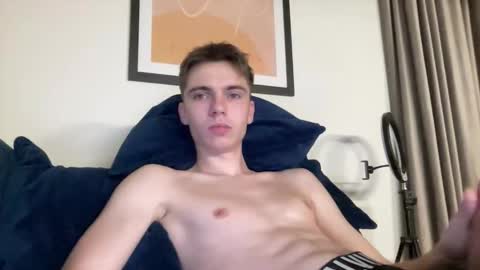 Snapshot of luis_7777 chatting on 11-28-25, 06:16 Luis online show from 11-28-25, 06:16