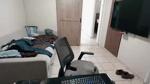 Snapshot of luis_flr chatting on 05-11-26, 01:50 luis_flr online show from 05-11-26, 01:50