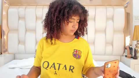 Snapshot of luisa_cameron chatting on 01-12-25, 12:01 online show from 01-12-25, 12:01