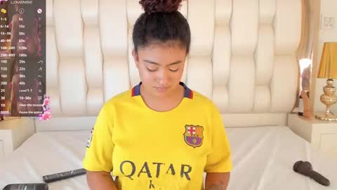 Snapshot of luisa_cameron chatting on 01-12-25, 06:05 online show from 01-12-25, 06:05