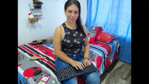 Snapshot of luisaangel19 chatting on 10-11-25, 08:29 luisaangel19 online show from 10-11-25, 08:29