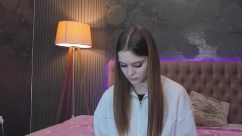 LuisaClover online show from 11-17-25, 01:06