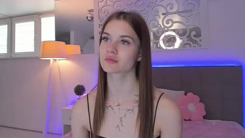 LuisaClover online show from 05-15-26, 12:34
