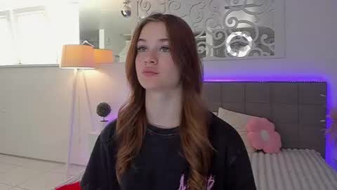 Snapshot of luisaclover chatting on 07-14-26, 05:23 LuisaClover online show from 07-14-26, 05:23