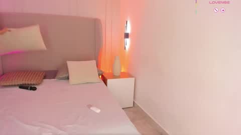 L U I S A online show from 02-05-26, 07:51