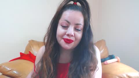 Snapshot of luisahornydoll chatting on 05-02-26, 11:37 Cassie online show from 05-02-26, 11:37