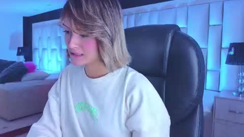 Luisa  online show from 07-28-26, 12:48
