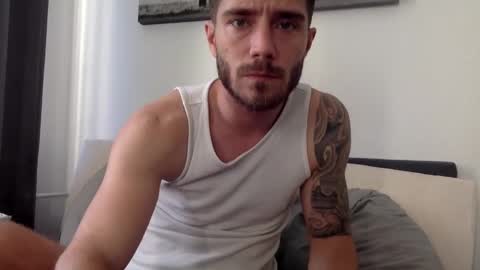 Snapshot of luisbadx chatting on 01-12-25, 10:45 Luis Badx online show from 01-12-25, 10:45