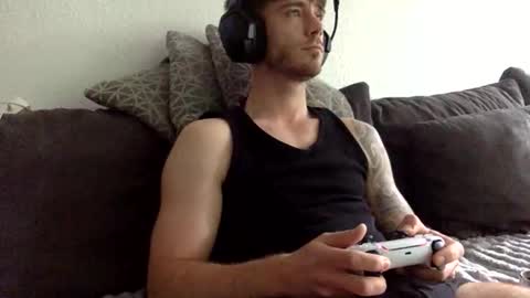 Snapshot of luisbadx chatting on 09-21-25, 01:02 Luis Badx online show from 09-21-25, 01:02