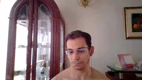 Luis online show from 03-26-26, 08:03