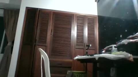 Snapshot of luisfer86 chatting on 12-19-25, 03:13 luisfer86 online show from 12-19-25, 03:13