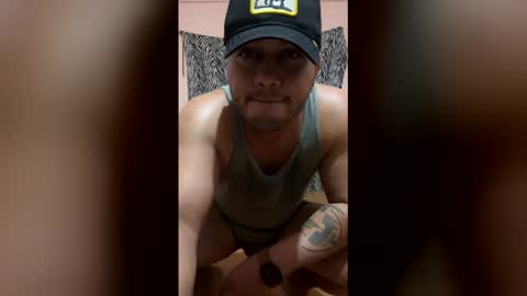 Snapshot of luisin_noyola chatting on 12-15-25, 08:18 Luisin online show from 12-15-25, 08:18