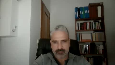 Snapshot of luisriga chatting on 11-09-25, 05:22 Luis online show from 11-09-25, 05:22