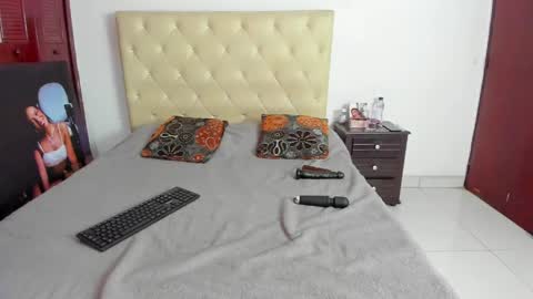 Luissa online show from 04-06-26, 01:34