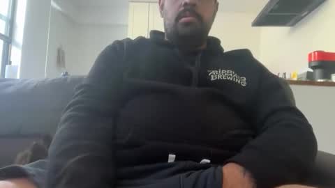 Luis. online show from 04-27-26, 07:01