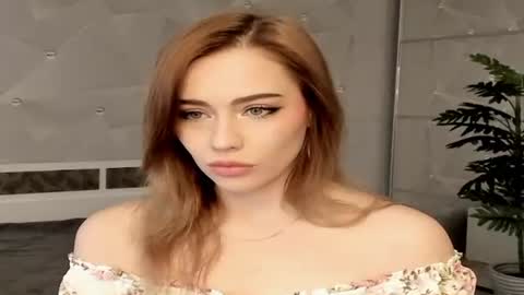 Snapshot of luiza012 chatting on 10-01-25, 12:22 Lizzy online show from 10-01-25, 12:22