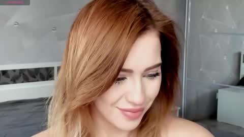 Snapshot of luiza012 chatting on 10-10-25, 11:31 Lizzy online show from 10-10-25, 11:31