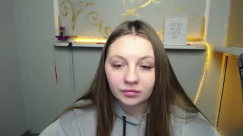 Snapshot of luizaheems_ chatting on 01-18-25, 10:39 Luiza online show from 01-18-25, 10:39