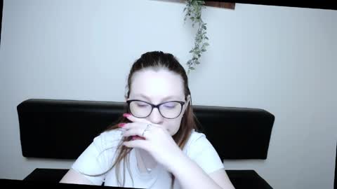 Luiza online show from 04-23-26, 06:25