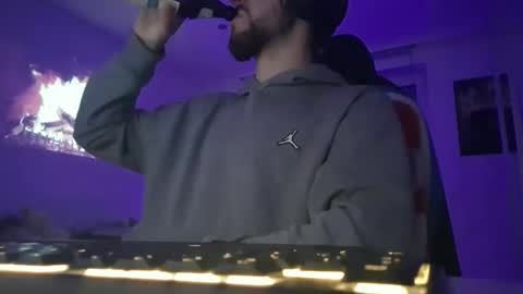 lukasschoetz online show from 11-23-25, 04:29