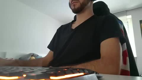 lukasschoetz online show from 12-04-25, 10:57