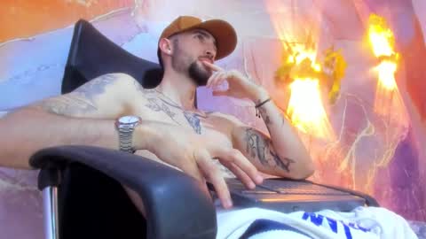 LUKE online show from 01-31-25, 04:27