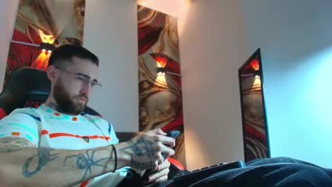 LUKE online show from 09-29-25, 01:16