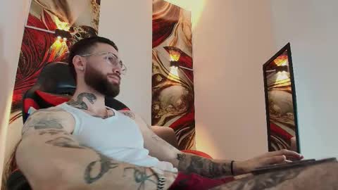 LUKE online show from 11-06-25, 01:12