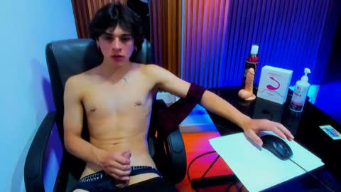 Snapshot of luke_howland chatting on 01-24-25, 09:05 Luke online show from 01-24-25, 09:05