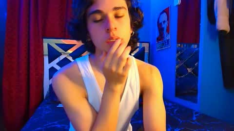 Snapshot of luke_howland chatting on 02-25-25, 03:20 Luke online show from 02-25-25, 03:20