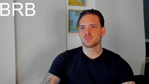 Snapshot of lukeglanton17 chatting on 10-17-25, 04:15 Luke online show from 10-17-25, 04:15